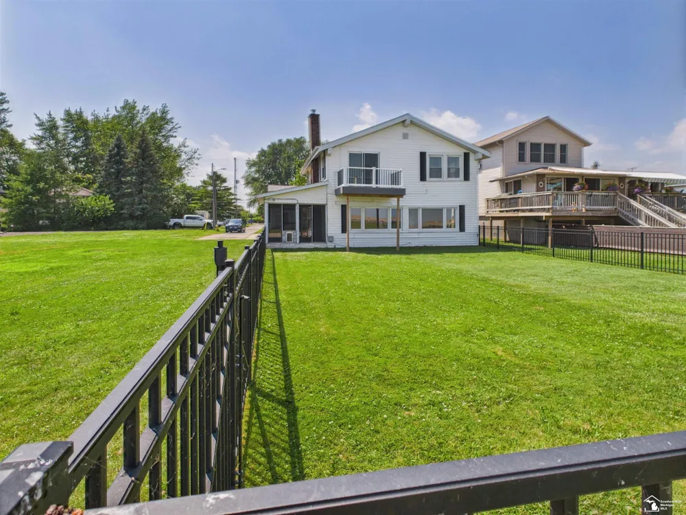 4356 14th Street Luna Pier City, MI 48157