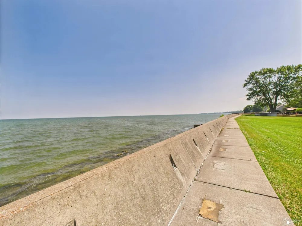 4356 14th Street Luna Pier City, MI 48157