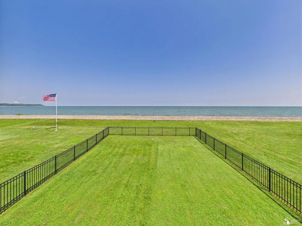 4356 14th Street Luna Pier City, MI 48157