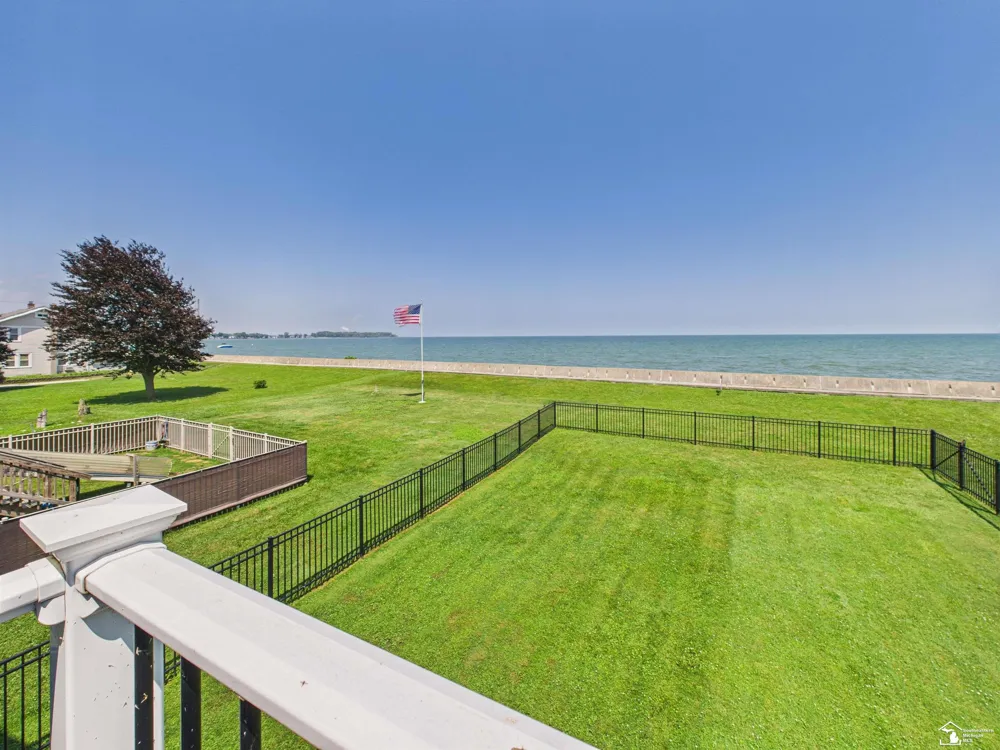 4356 14th Street Luna Pier City, MI 48157