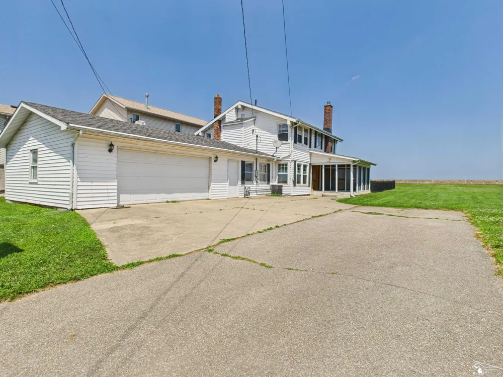 4356 14th Street Luna Pier City, MI 48157
