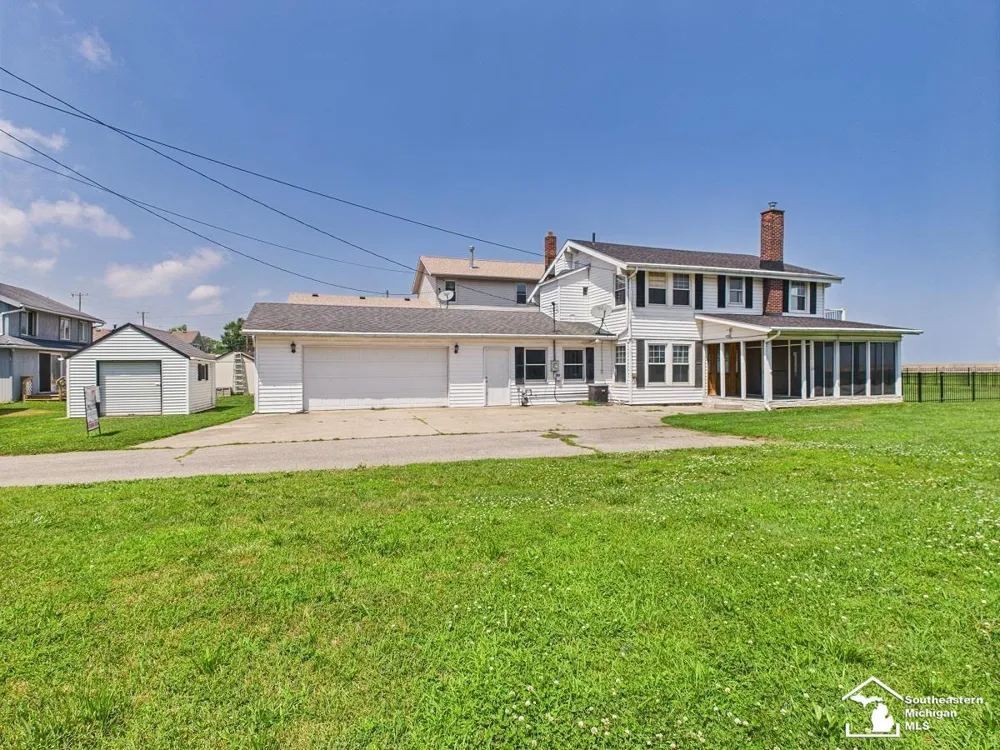 4356 14th Street Luna Pier City, MI 48157
