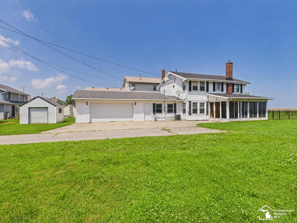 4356 14th Street Luna Pier City, MI 48157