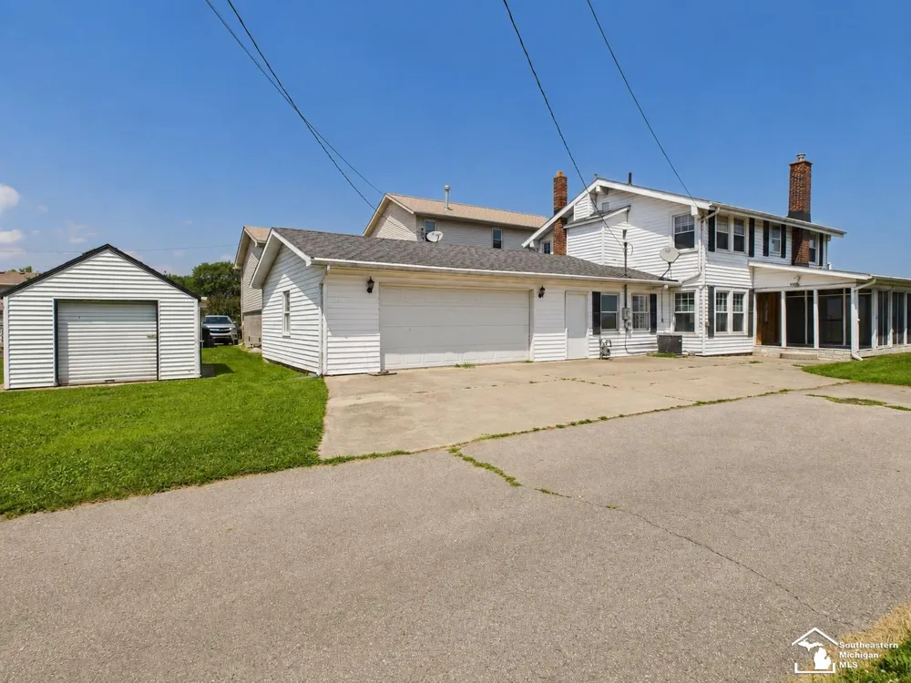 4356 14th Street Luna Pier City, MI 48157