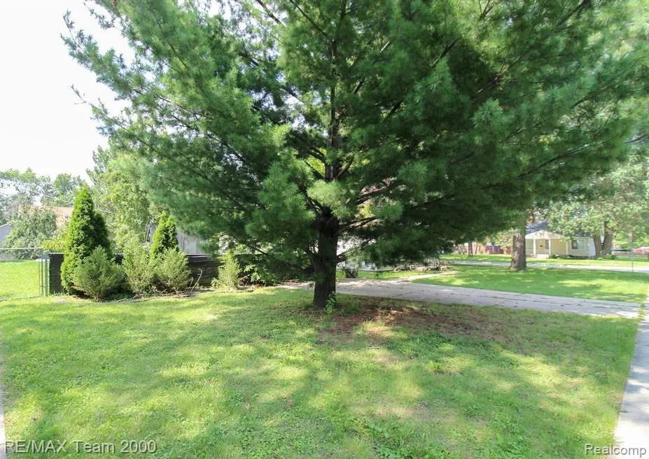 4612 Gertrude Dearborn Heights City, MI 48125