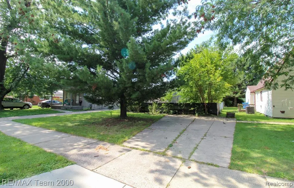 4612 Gertrude Dearborn Heights City, MI 48125