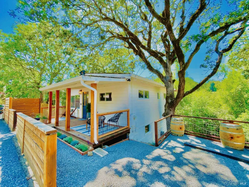242 Vila Road Forestville, CA 95436