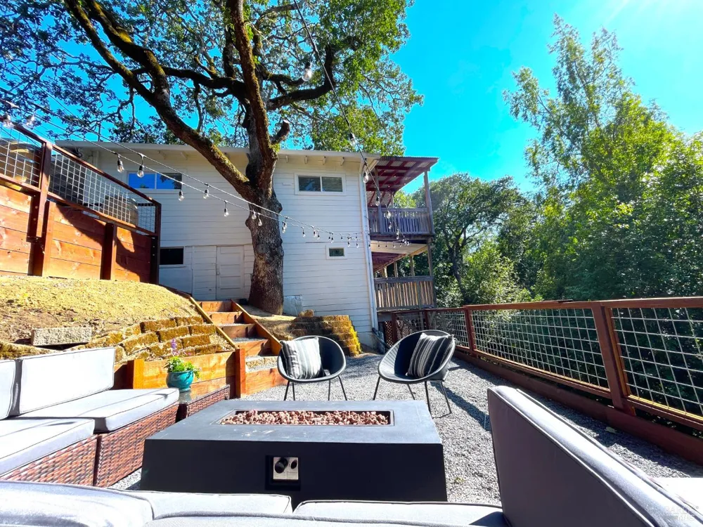 242 Vila Road Forestville, CA 95436