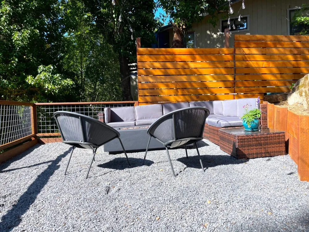 242 Vila Road Forestville, CA 95436
