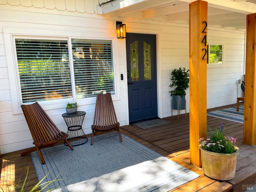 242 Vila Road Forestville, CA 95436