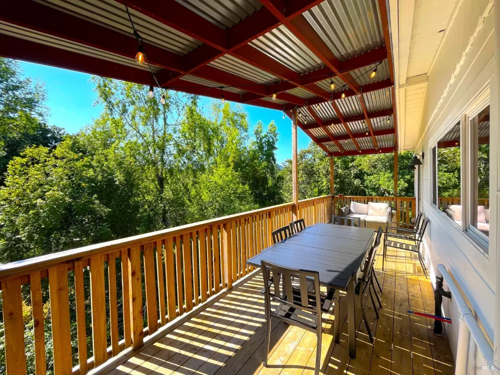 242 Vila Road Forestville, CA 95436