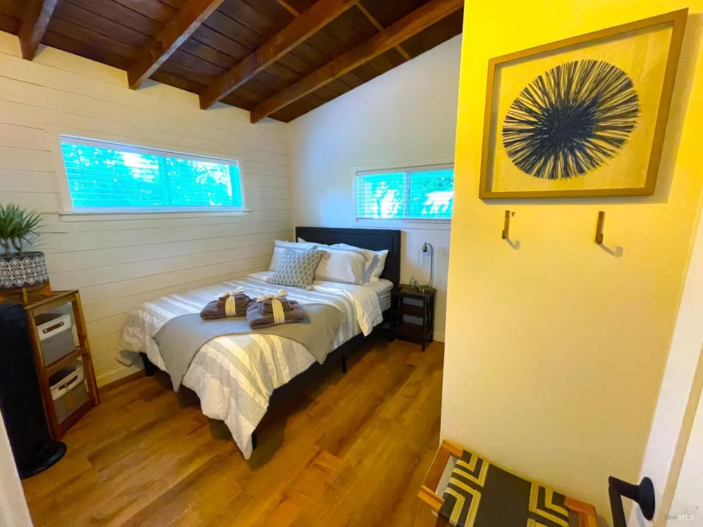 242 Vila Road Forestville, CA 95436