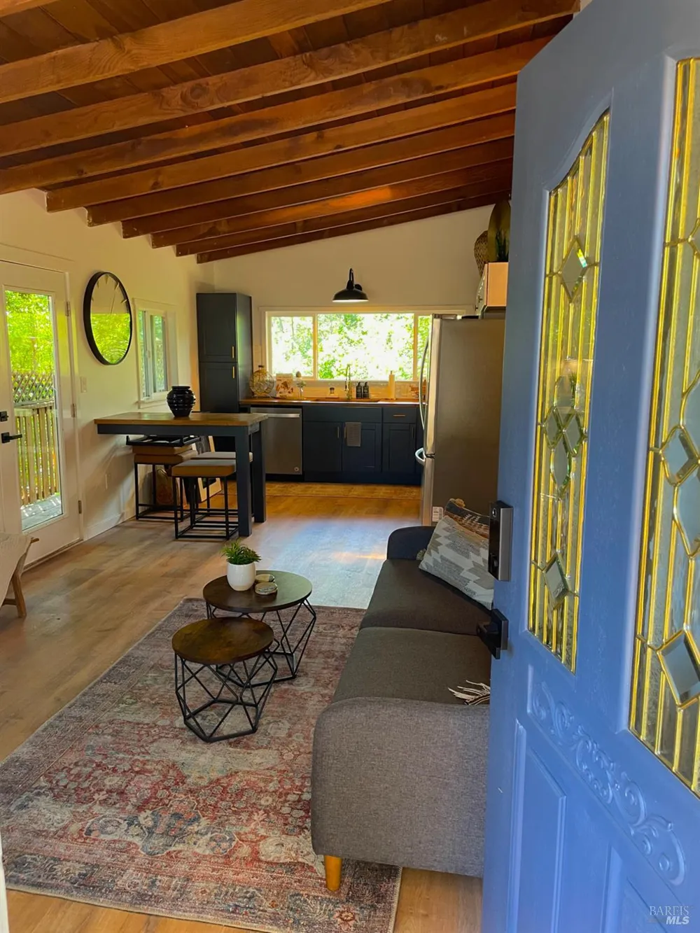 242 Vila Road Forestville, CA 95436