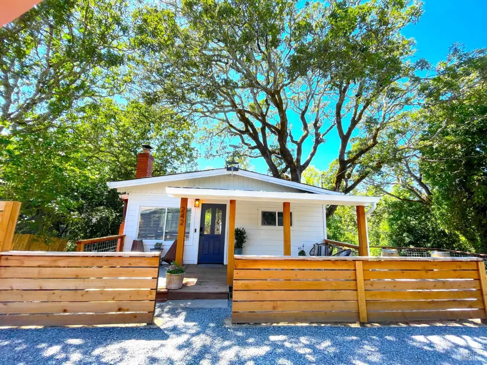 242 Vila Road Forestville, CA 95436
