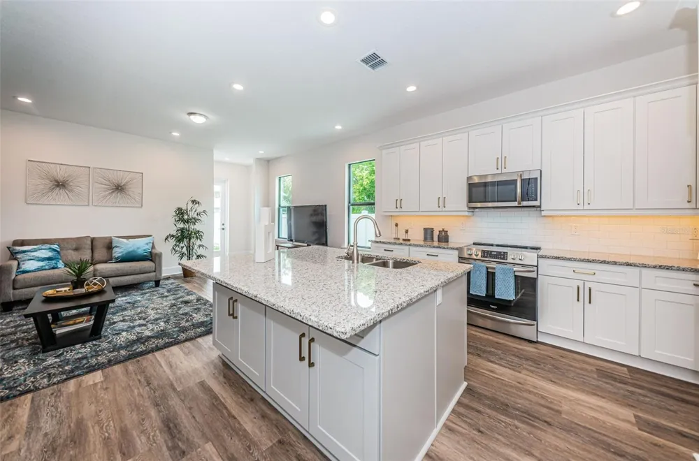 5964 CENTRAL AVENUE New Port Richey, FL 34653