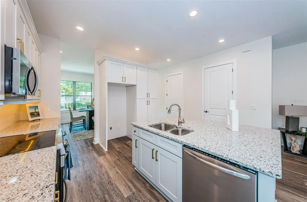 5964 CENTRAL AVENUE New Port Richey, FL 34653