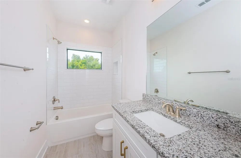 5964 CENTRAL AVENUE New Port Richey, FL 34653