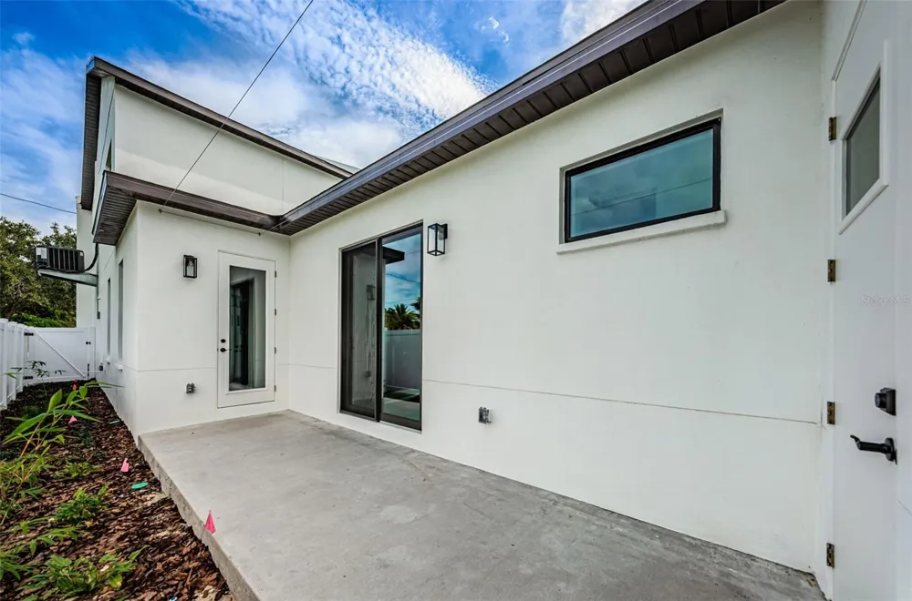 5964 CENTRAL AVENUE New Port Richey, FL 34653