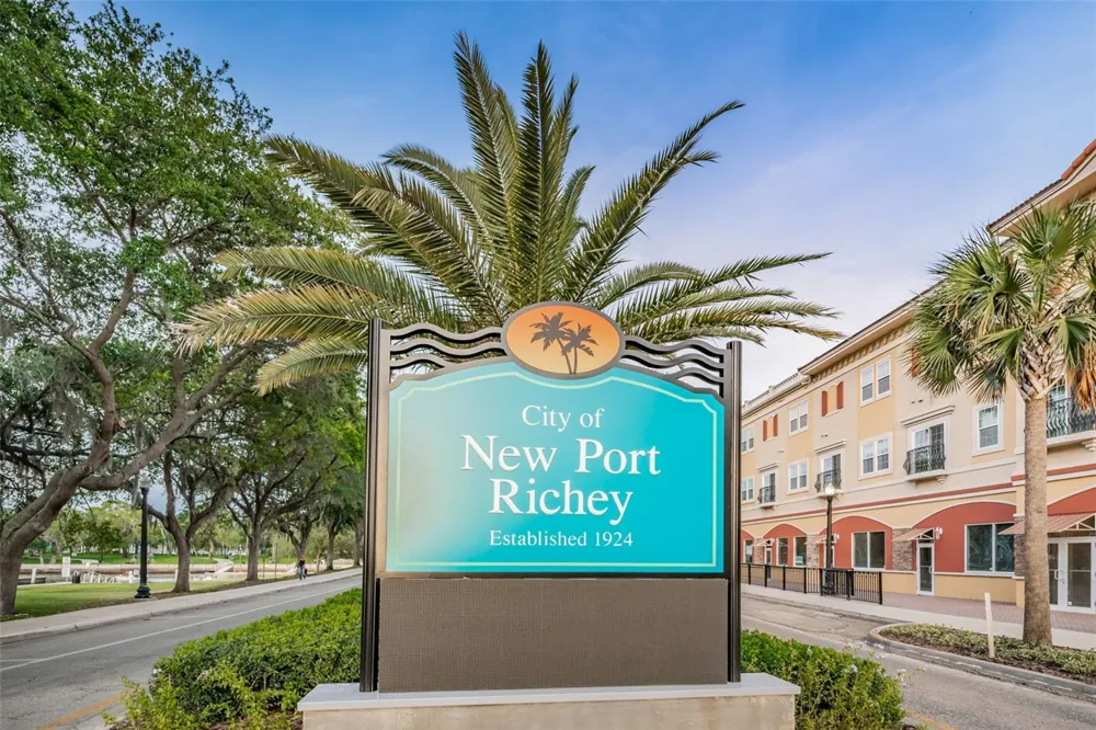 5964 CENTRAL AVENUE New Port Richey, FL 34653