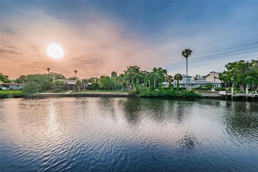 5964 CENTRAL AVENUE New Port Richey, FL 34653