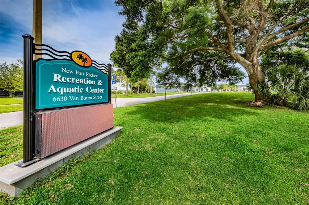 5964 CENTRAL AVENUE New Port Richey, FL 34653