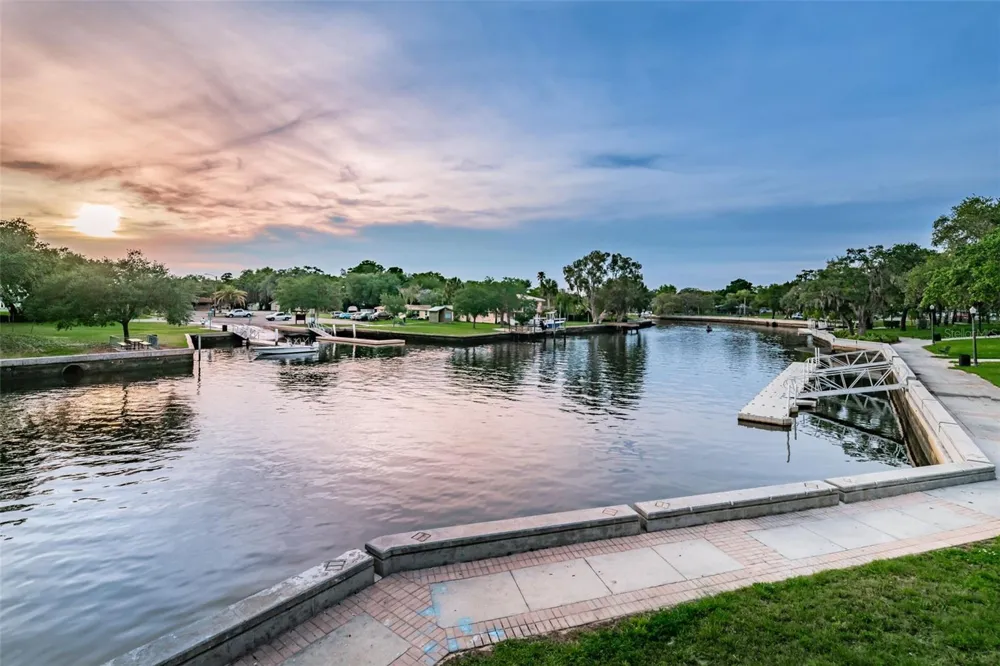5964 CENTRAL AVENUE New Port Richey, FL 34653