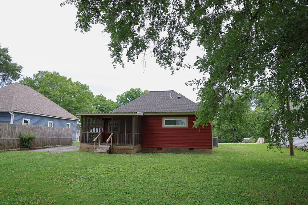 108 W 10th Street Chickamauga, GA 30707
