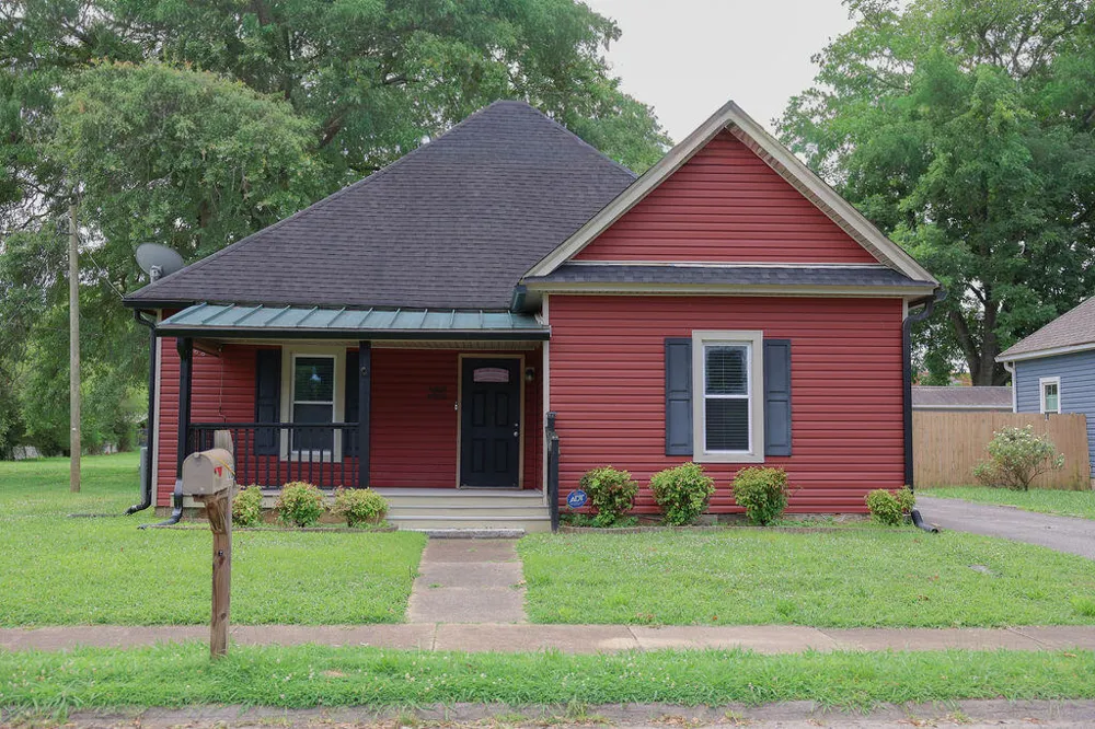 108 W 10th Street Chickamauga, GA 30707