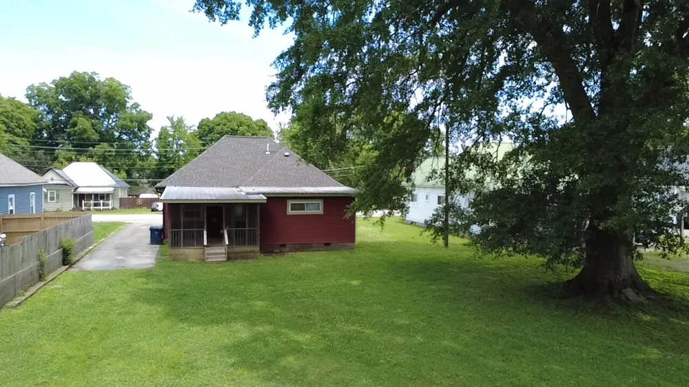 108 W 10th Street Chickamauga, GA 30707