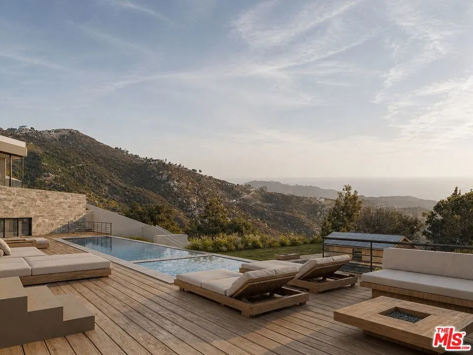 570 Schueren Malibu, CA 90265