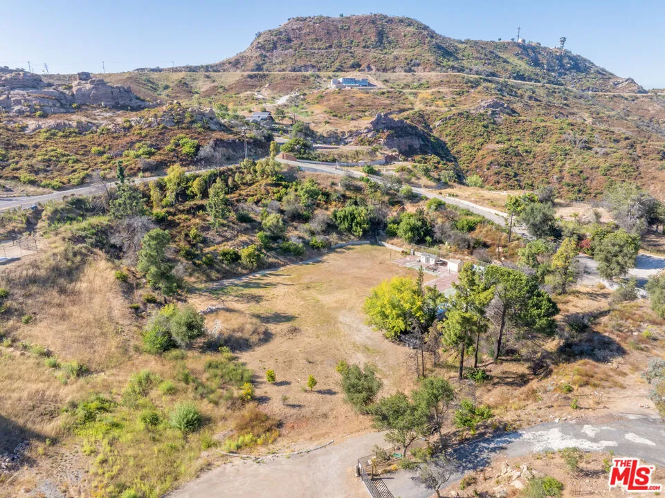 570 Schueren Malibu, CA 90265