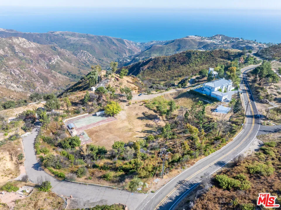 570 Schueren Malibu, CA 90265