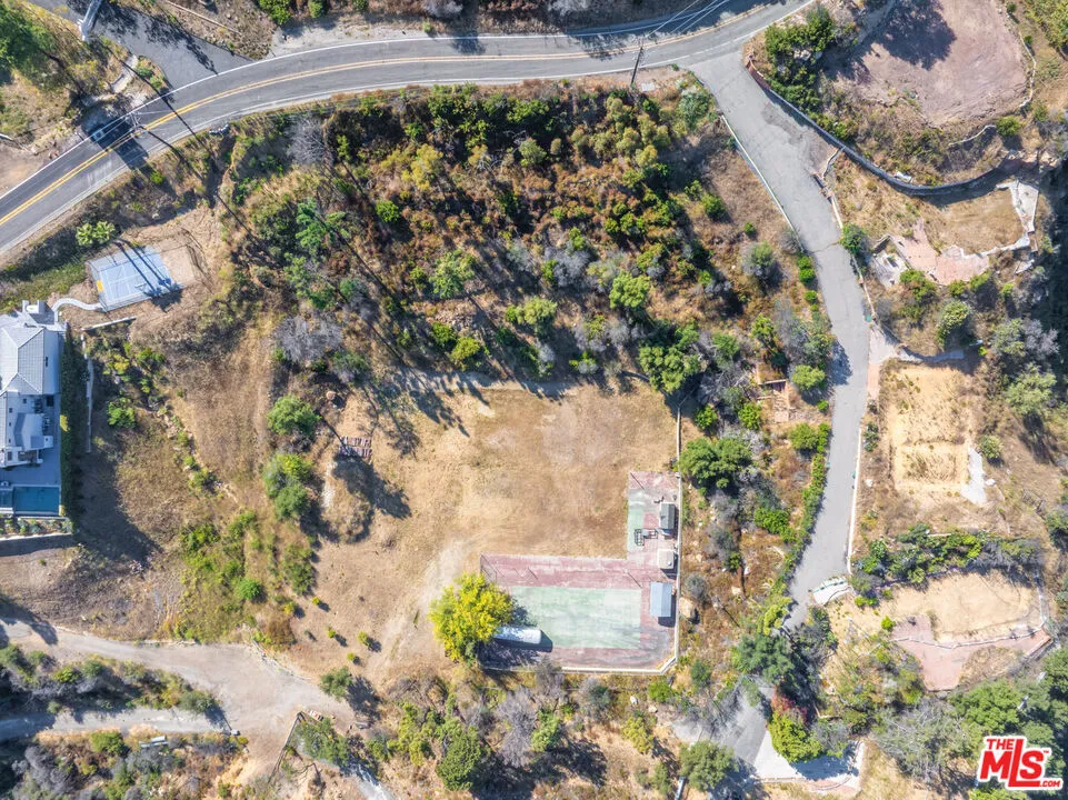 570 Schueren Malibu, CA 90265