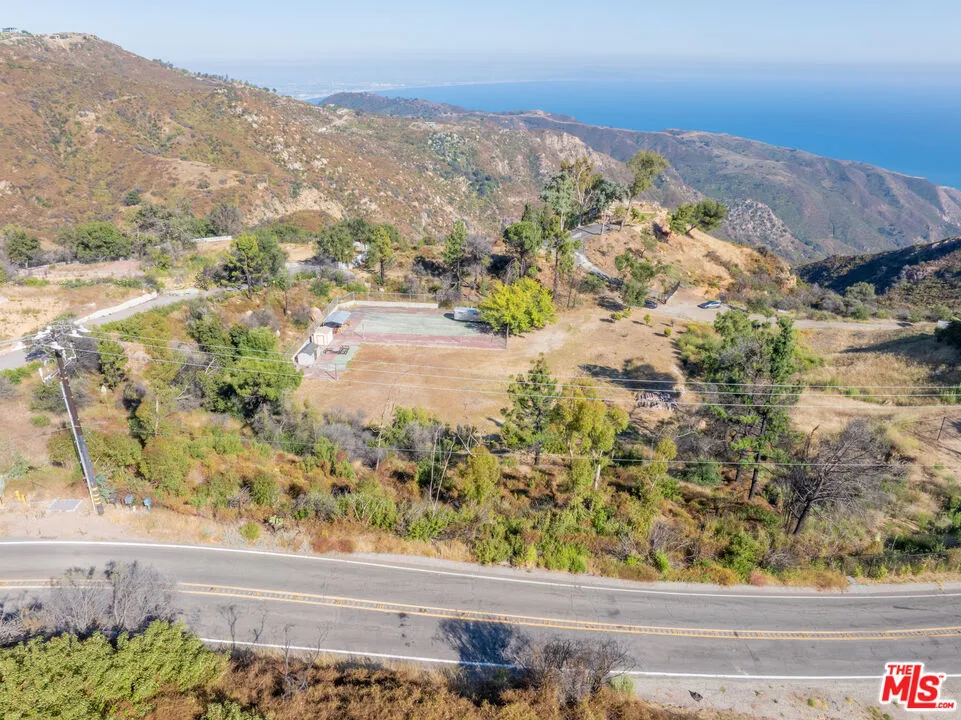 570 Schueren Malibu, CA 90265