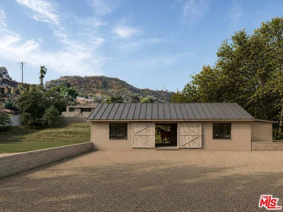 570 Schueren Malibu, CA 90265