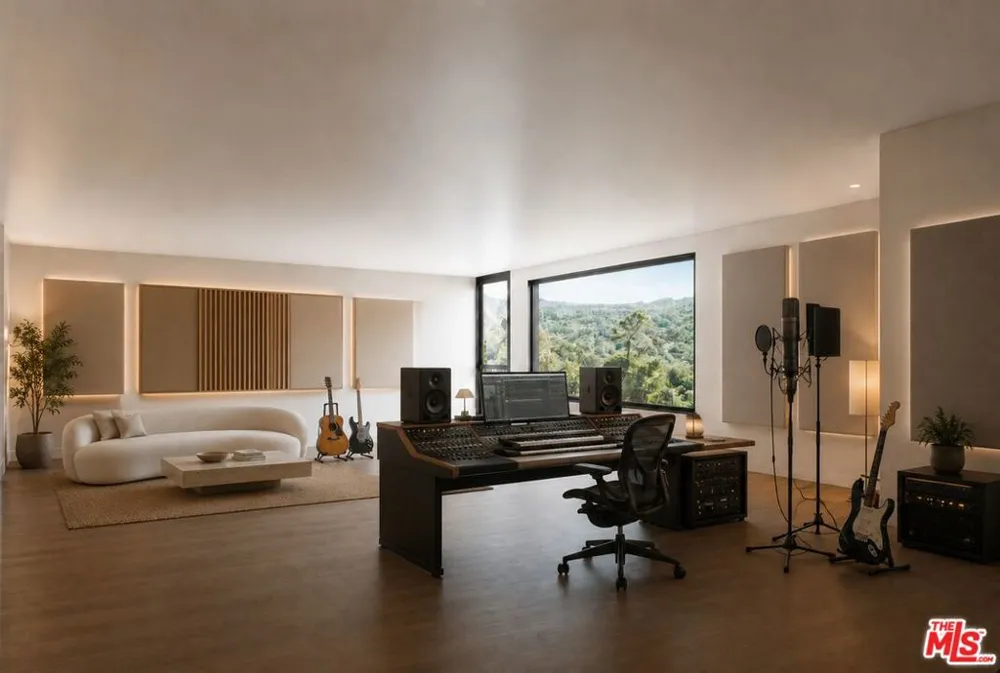570 Schueren Malibu, CA 90265