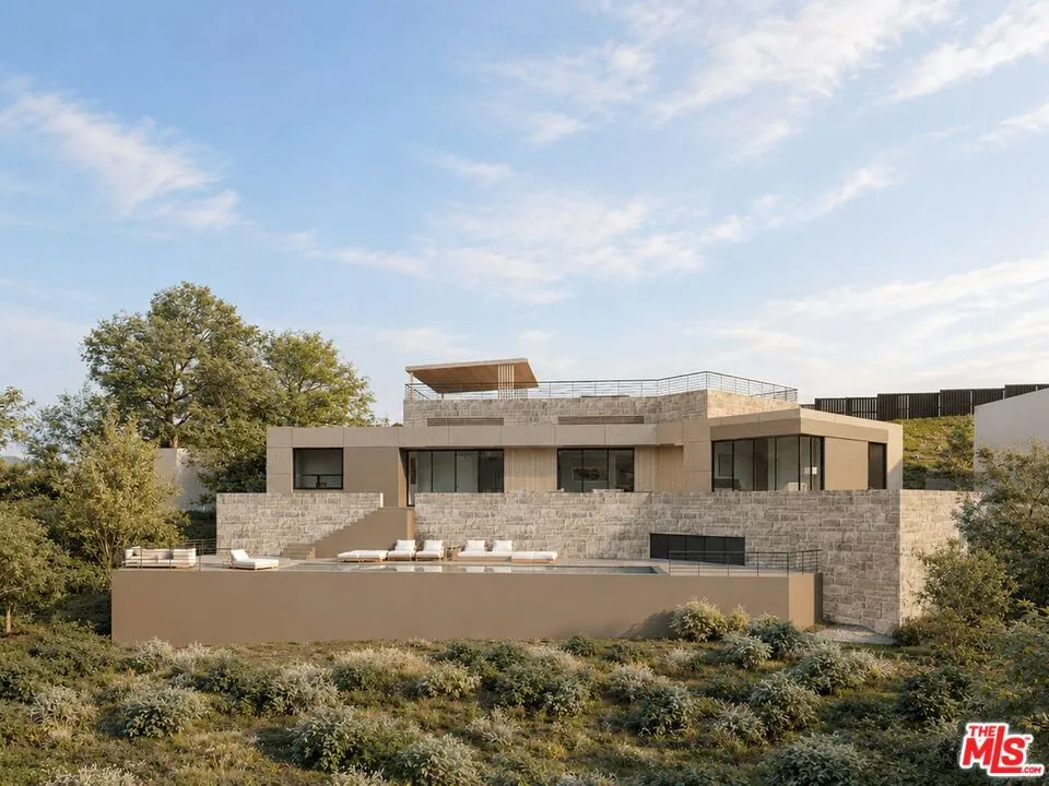 570 Schueren Malibu, CA 90265