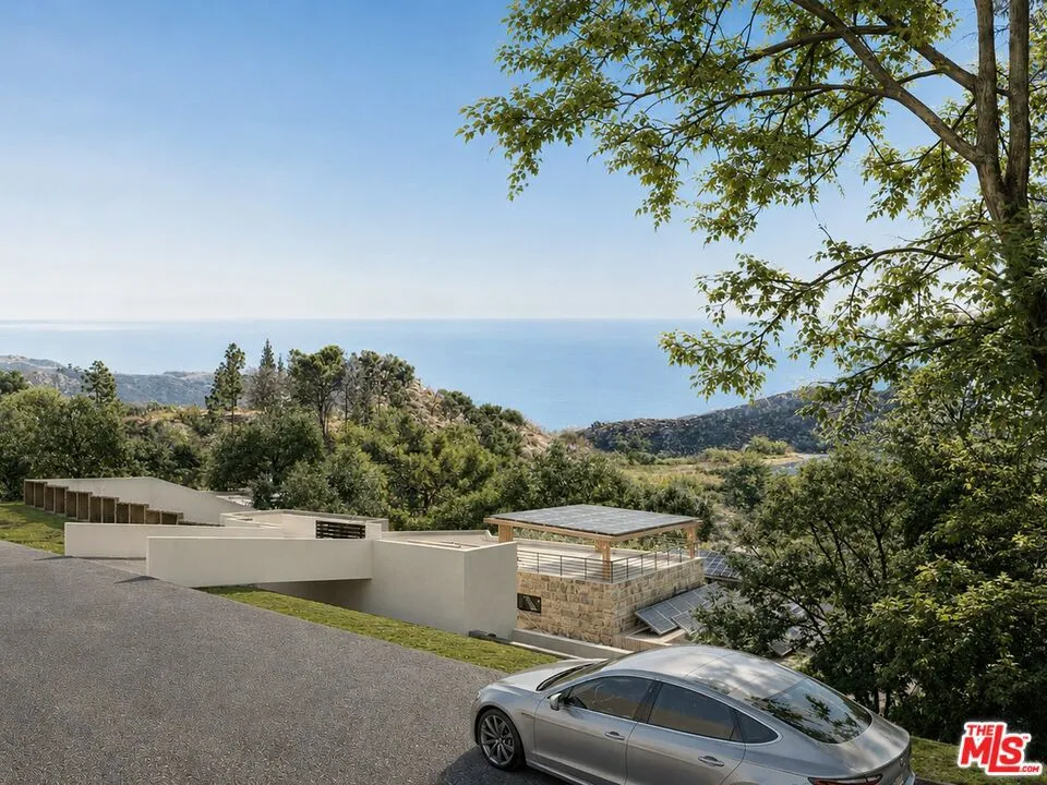 570 Schueren Malibu, CA 90265