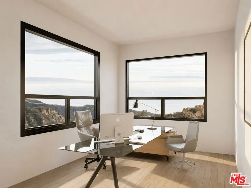 570 Schueren Malibu, CA 90265