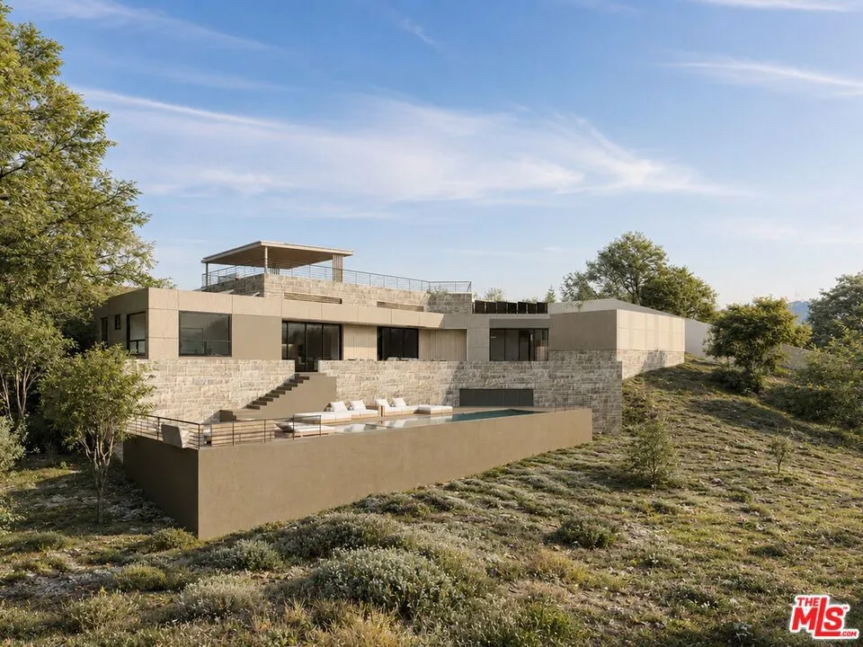 570 Schueren Malibu, CA 90265
