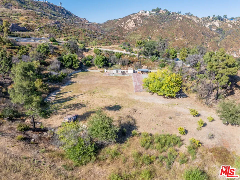 570 Schueren Malibu, CA 90265