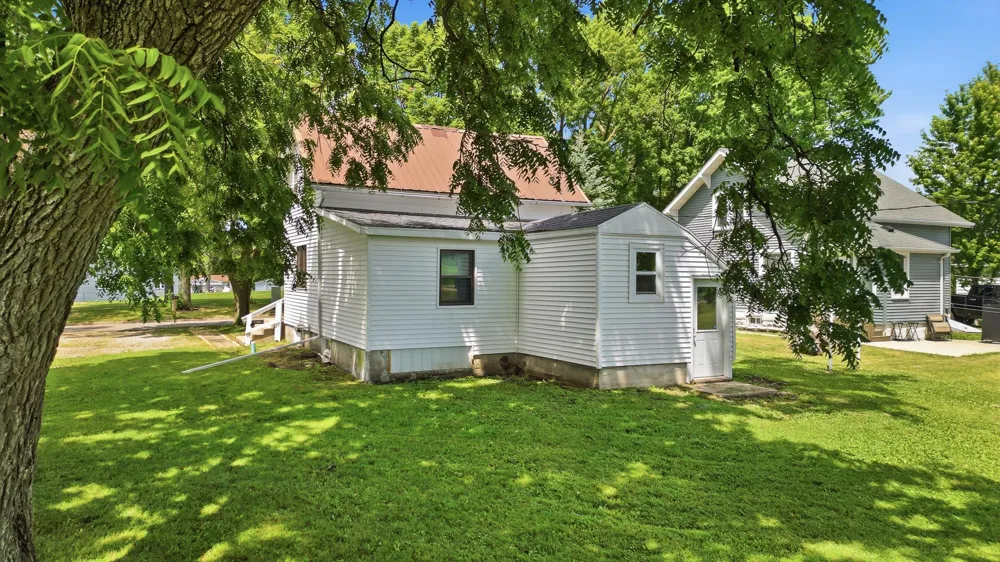104 Secor Street Bricelyn, MN 56014