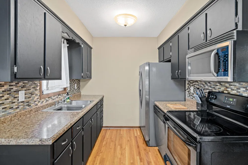 3236 Indiana Avenue Robbinsdale, MN 55422