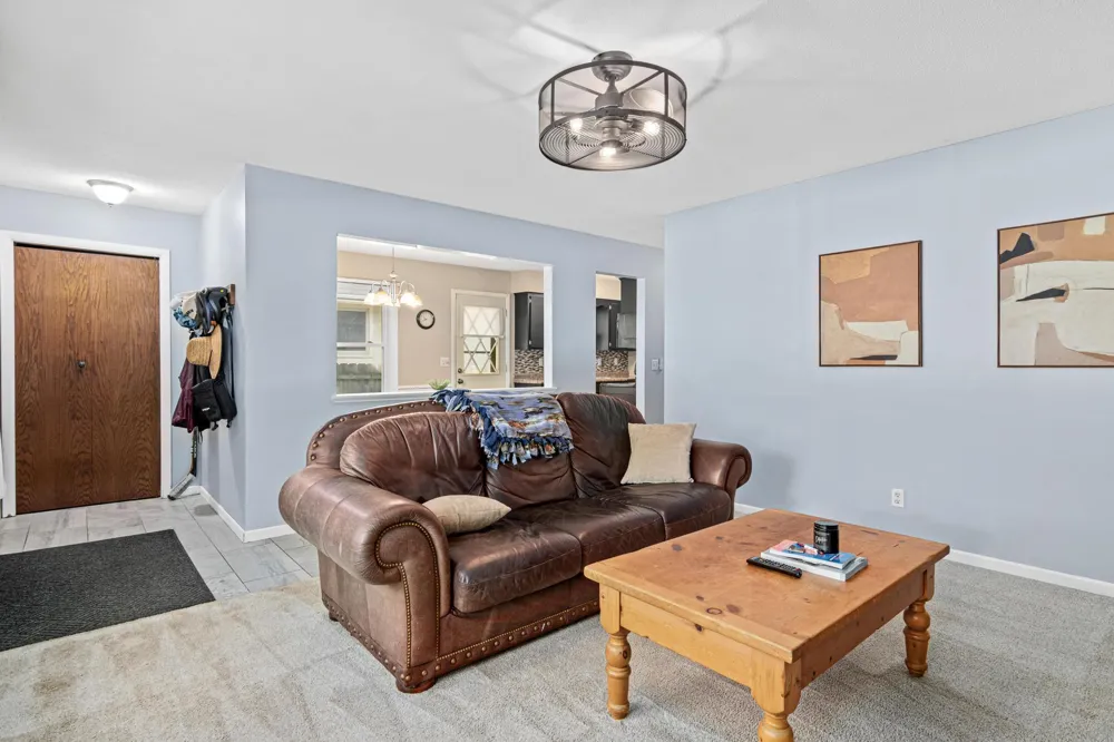 3236 Indiana Avenue Robbinsdale, MN 55422