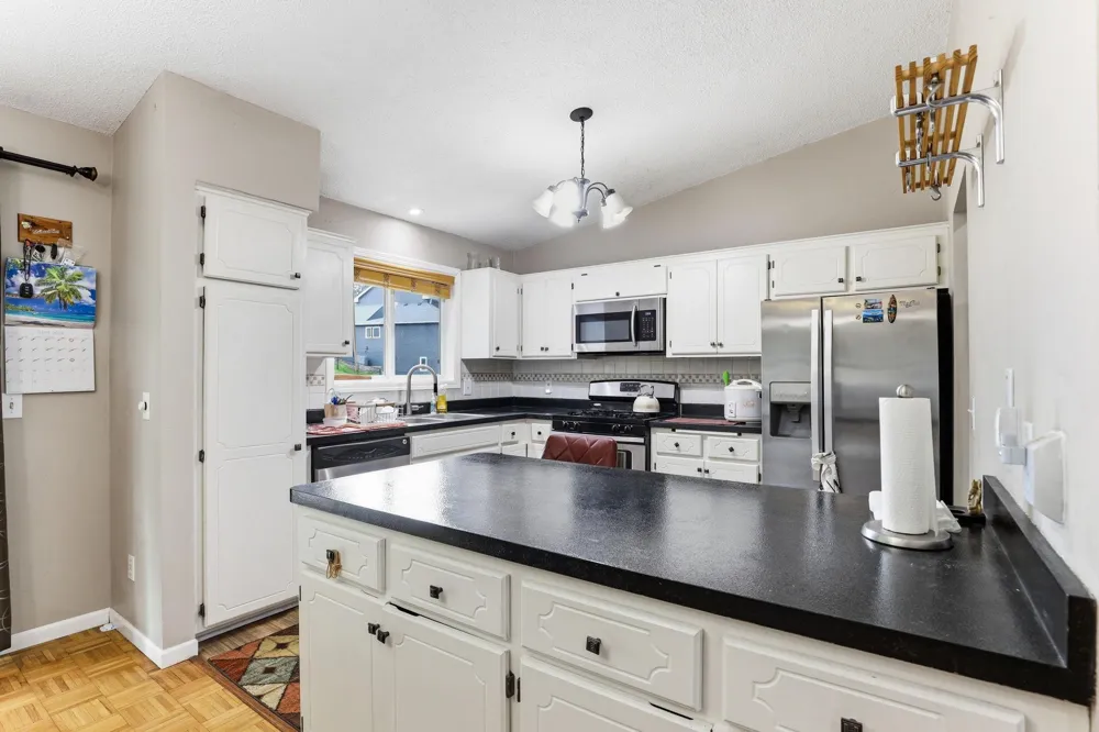 17762 S Shore Lane W Eden Prairie, MN 55346
