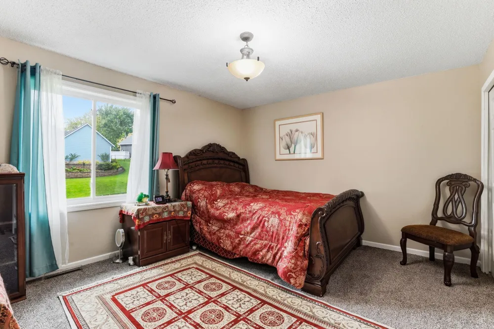 17762 S Shore Lane W Eden Prairie, MN 55346