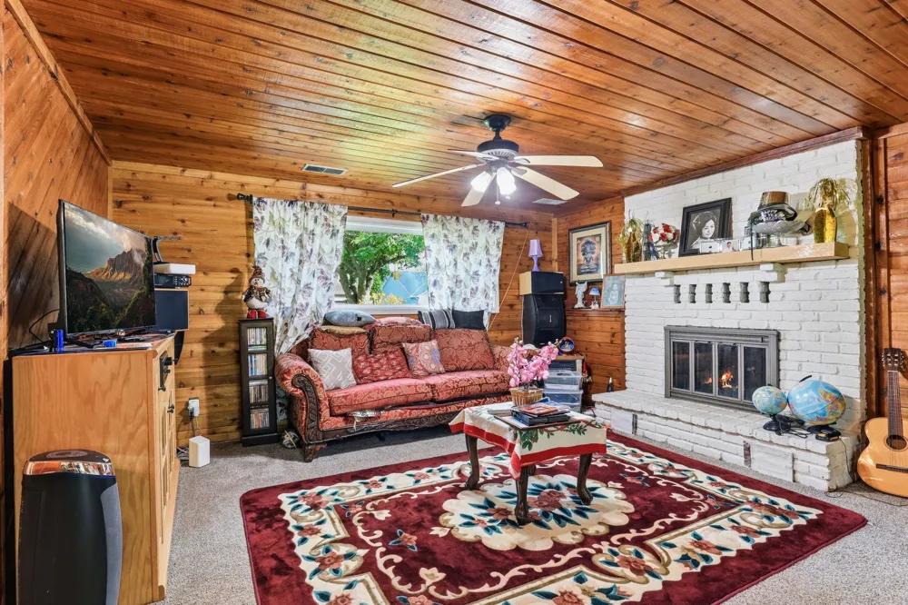17762 S Shore Lane W Eden Prairie, MN 55346