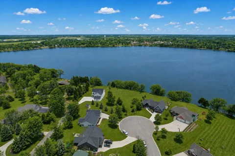 432 Lake Court