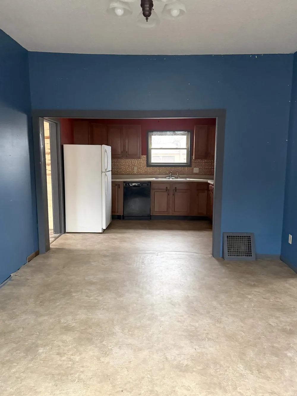 764 3rd Avenue Windom, MN 56101