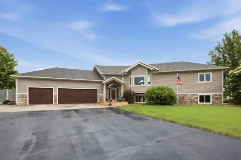 15304 Trillium Trail